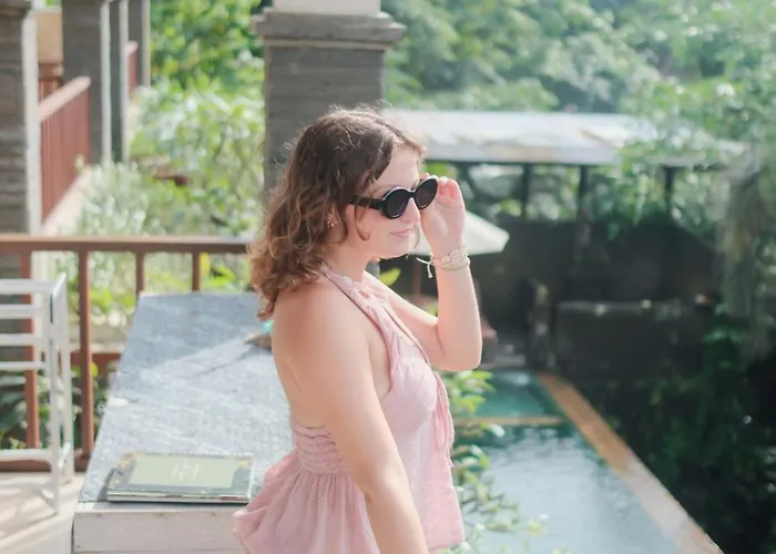 Adipana Bungalow-balinese ベッド・アンド・ブレックファスト *