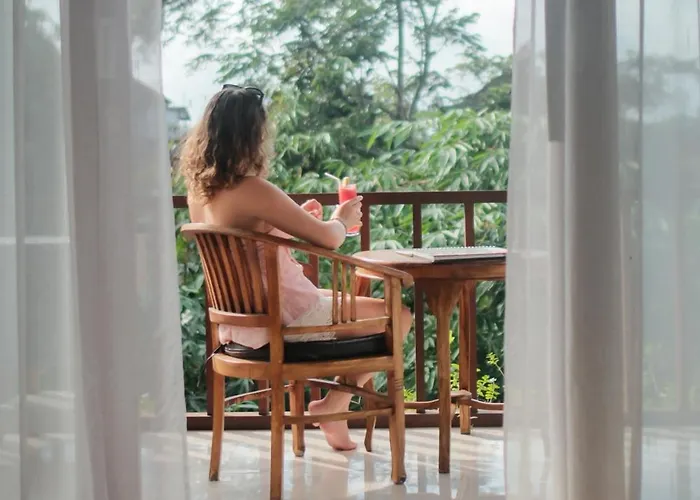 Adipana Bungalow-balinese ベッド・アンド・ブレックファスト ウブド